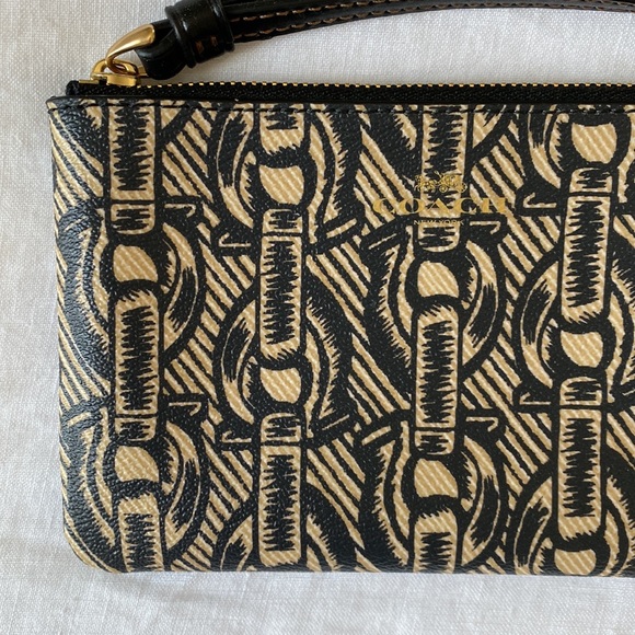 NWT 🚨FLASH SALE - Coach Wristlet - Picture 5 of 5
